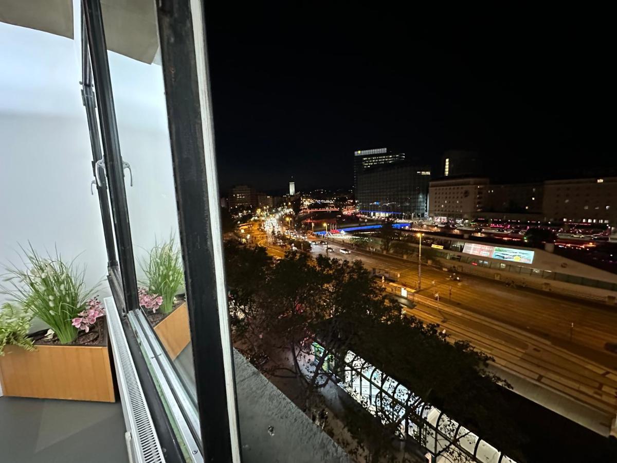 Apartment Am Schwedenplatz Вена Экстерьер фото