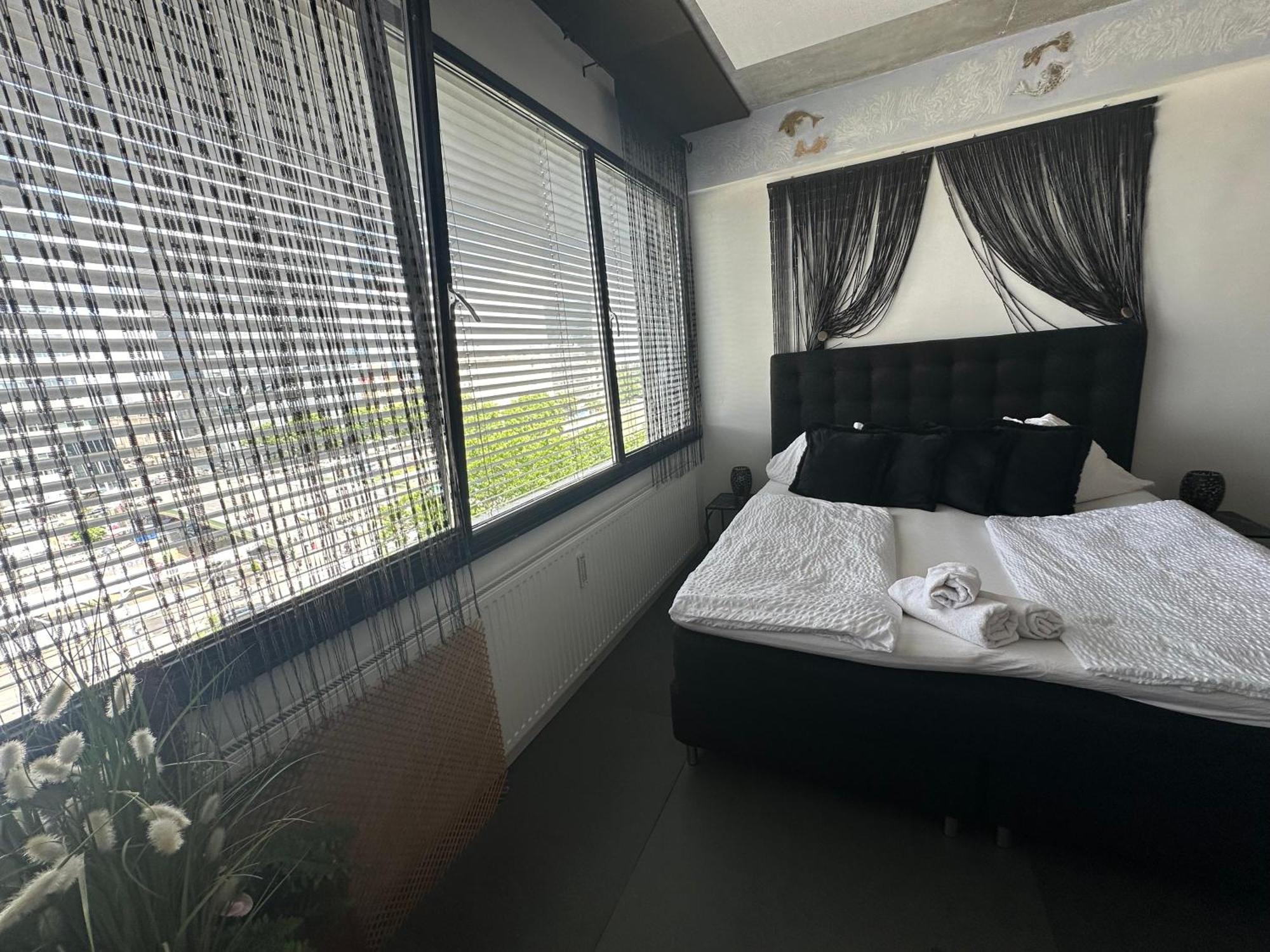 Apartment Am Schwedenplatz Вена Экстерьер фото