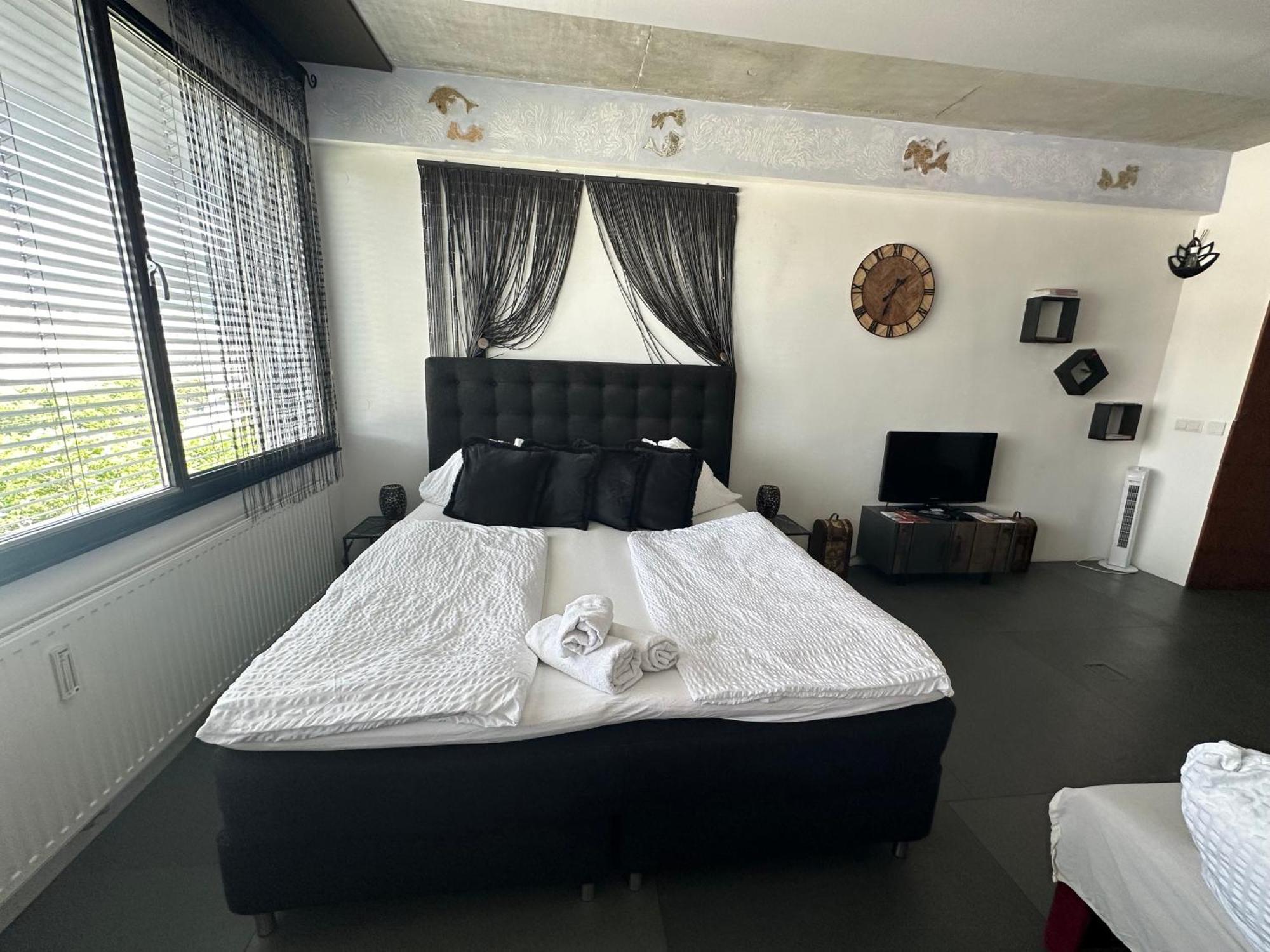 Apartment Am Schwedenplatz Вена Экстерьер фото